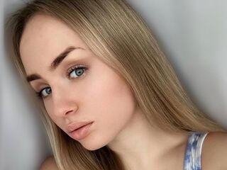 kinky webcam model HelenGravez