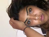 Bonjour je m’appelle alma J’ai 33 ans si tu t’ennuies et que tu as un peu de temps je t’invite à me suivre pour passer un petit moment torride je suis sexy avec beaucoup de savoir-faire