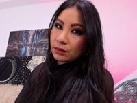 I consider myself very serene, compliant and in fact, very warm. I am very extrovert and above all I know how to manage my times, it is possible to do shows that I don