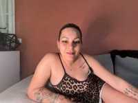 Minette du sud une (sexy infirmière) est là pour vous divertir , timide mais coquine