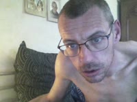 hallo lieve man, hou van naakt zitten en met mij zelf spelen en ik kijk ook heel graag naar voetbal en wielrennen , hou van dames soms ook dominant zijn of ook soms eens slaaf of sletje zijn vind ik ook leuk laat me weten en is bespreekbaar erover hou van eerlijke personen wees lief en eerlijk ik draag ook graag dames kledij wil graag sletje zijn of slaaf zijn