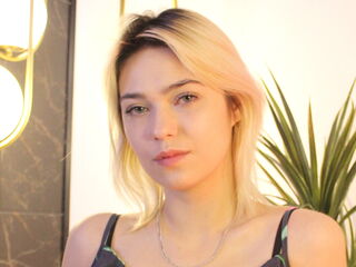 girl topless AlysiaBennet