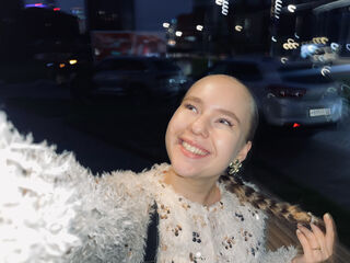 naked girl with cam CristinAuslander