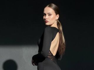 chatroom webcam picture EmilyGiffin