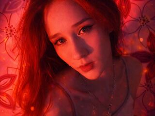 masturbating cam girl JulieCusanelli