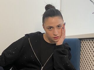 camgirl masturbating MariannaKisz