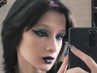 camgirl masturbating with dildo MeriHollway