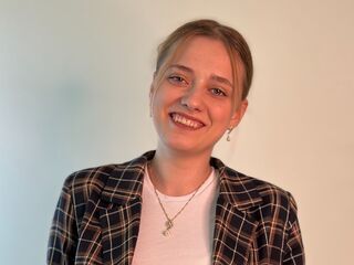 live teaser webcam CherieVanmatre