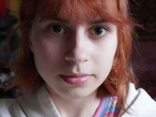 camgirl masturbating with sextoy SerafinaGoettl