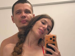 hot cam couple spreading pussy MissAndKis