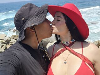 nude cam couple photo NahomiAndLeo
