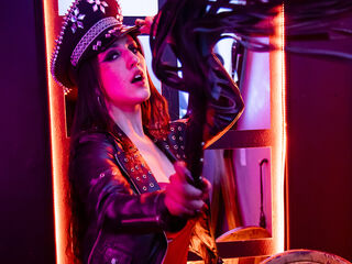 webcamgirl bdsm show CleodoraNoir