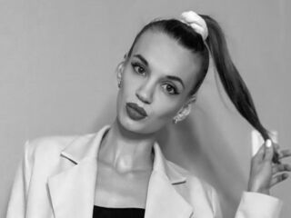 camgirl masturbating with dildo AlexaSunchez