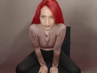 cam girl playing with dildo AlexiaJanes