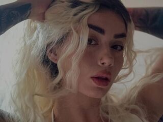 cam girl masturbating with vibrator AlinaVarenne