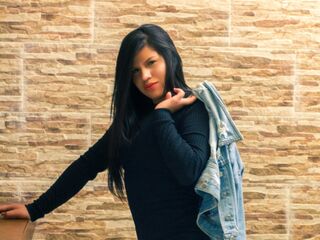 naughty camgirl masturbating with vibrator AlishaRivero