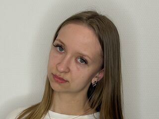 naughty camgirl AundreaMoczo