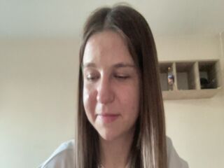 beautiful webcam girl AvisLomboy