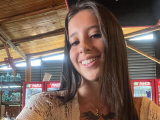 cam girl showing pussy BellaLeroi