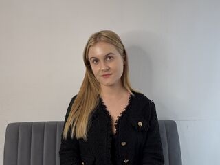 cam girl sex show BellaMonson