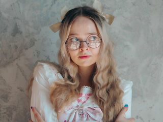 camslut spreading pussy BellaMorley