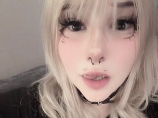 naughty camgirl fingering pussy BillyeRom
