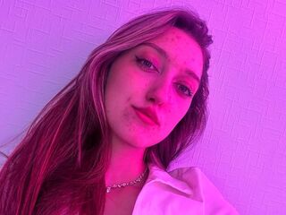 naughty camgirl masturbating with vibrator BrandieBeninati
