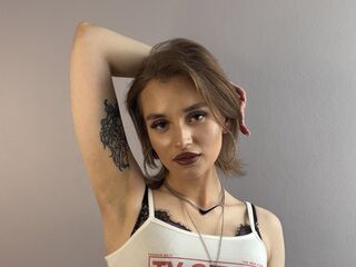 cam girl masturbating with sextoy CammiePratten