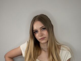 naked camgirl photo CandiMalott