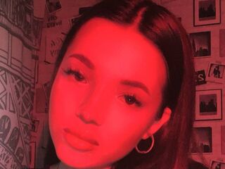 masturbating cam girl CarolyneWhelan