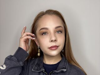 nude camgirl photo CaseySalizar