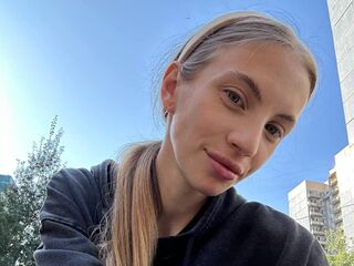 naked girl with webcam masturbating CatherynBigger