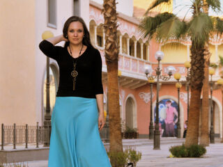 naughty camgirl masturbating with vibrator CathrineDolce