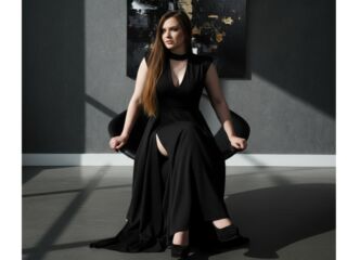naked camgirl masturbating with dildo CorrieLodge