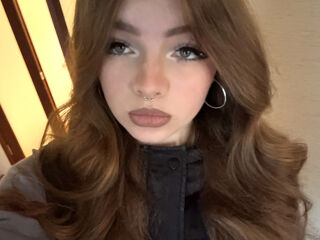 nude webcamgirl photo CrystalReed