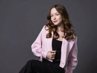 hot cam girl DarleenBenjamin