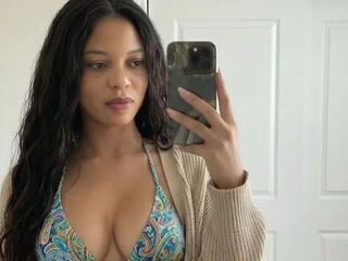 bedroom live webcam DaviWilliams