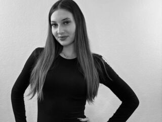 camslut fingering pussy DaynaNicholls