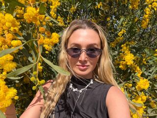 bedroom live sex DelaineClowerd