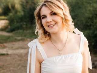 chatroom webcam pic DemetriceAkpan