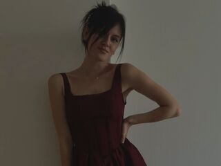 camwhore fingering shaved pussy DiedreNiquette