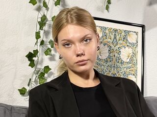 topless girl DonellaAndra