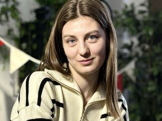 girl shaving pussy DonnetteHolck