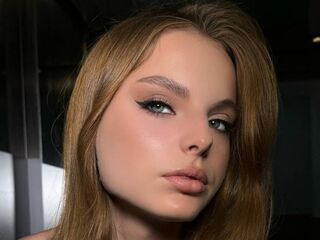 topless cam girl DoraWilliams