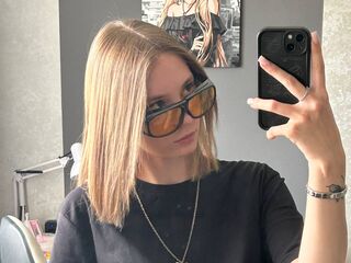 camgirl playing with sex toy ElidaGonchoff
