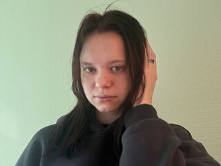 camwhore fingering shaved pussy ElmiraSegala