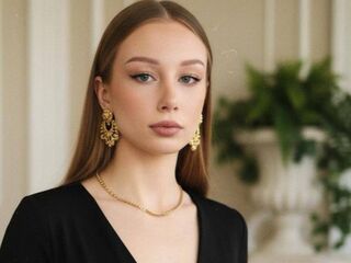 naked webcam girl masturbating EmaGurrad