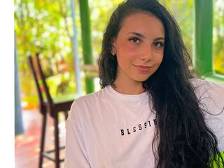 hot cam whore EmilianaEscobar