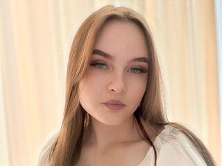 naked cam girl masturbating with dildo EvaMoretti