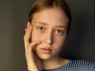 camgirl masturbating with sextoy EvelinaMoorina